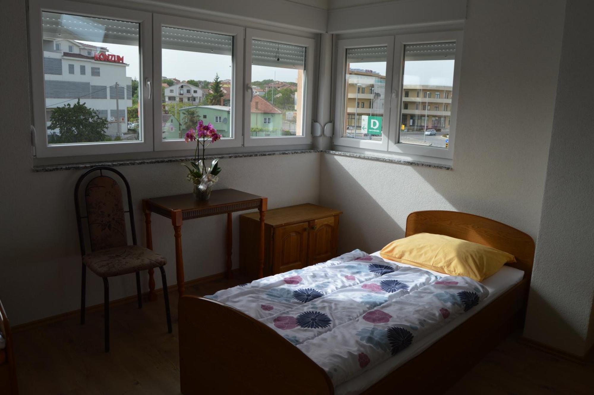 แพนชั่น โมดานา Bed & Breakfast เมจูโกเรีย ภายนอก รูปภาพ
